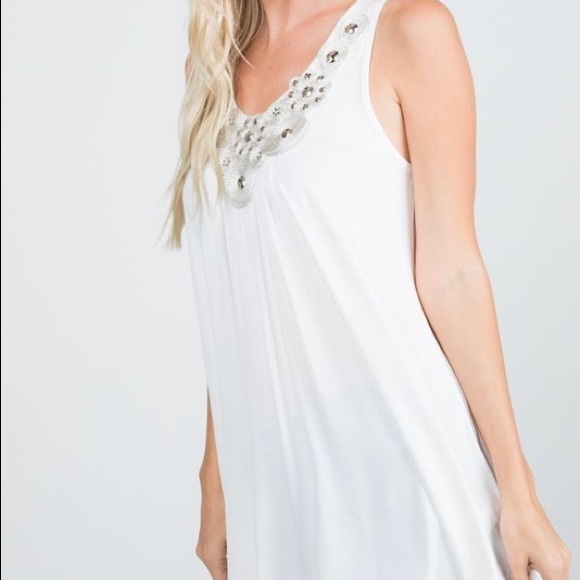 LUREX BEADED NECK TRIM SOLID JERSEY TANK TOP - Picture 4 of 5
